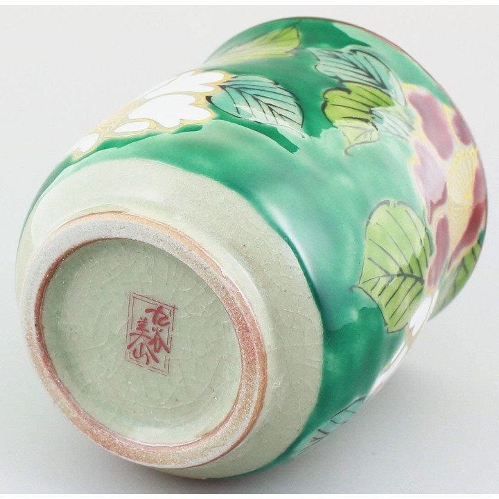 INO SEIHOU - Kutani-Yaki Tea Cup - Camellias Flowers