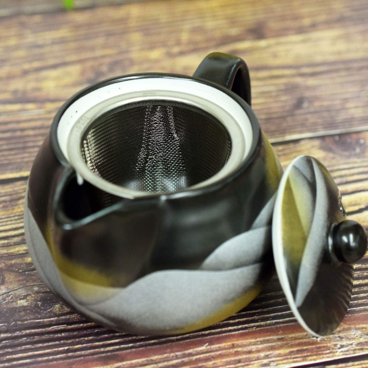INO SEIHOU - Kutani-Yaki Tea Pot & Infuser - Mountain Range