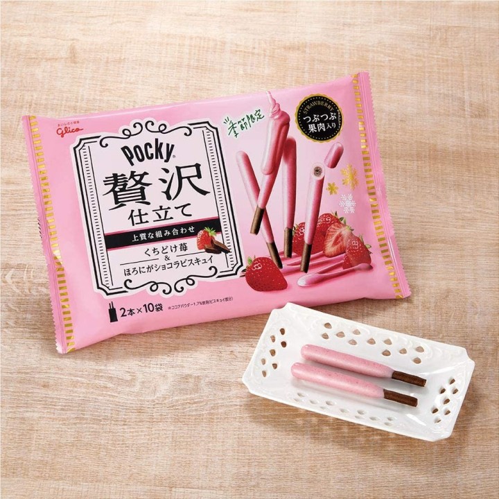 GLICO - Strawberry Pocky Deluxe | Cookingsan.com