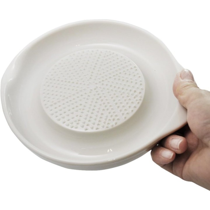 Râpe en céramique KAI Kai House Select avec base antidérapante en silicone - Fabriquée au Japon - DH7071